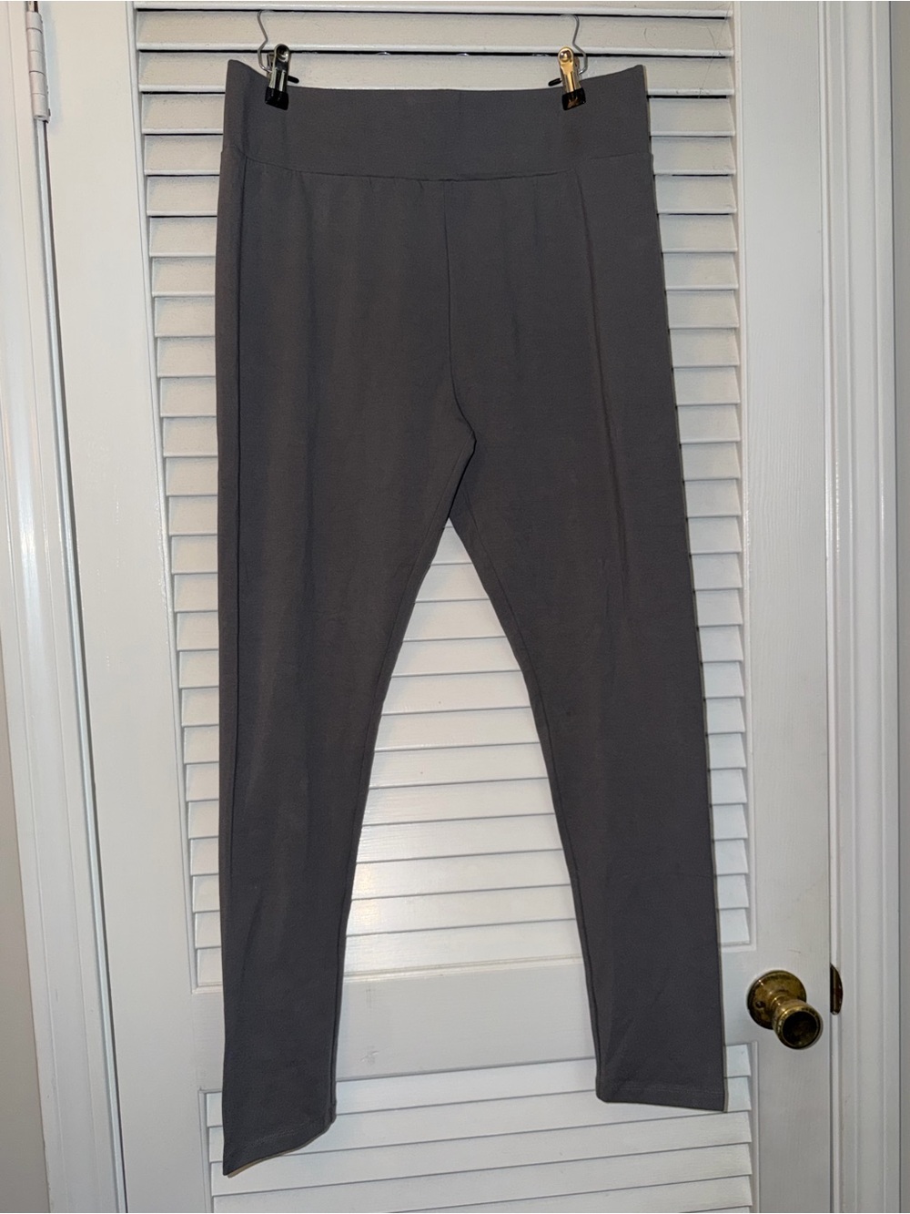 LOGO Layers Gray Leggings Medium